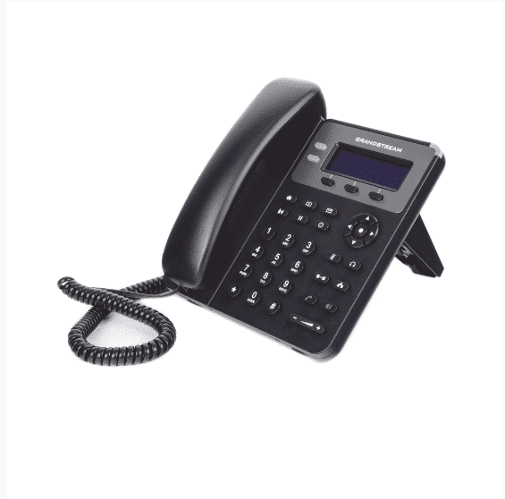Teléfono IP Grandstream GXP1610 en ángulo de tres cuartos, mostrando teclas de función, pantalla y soporte trasero