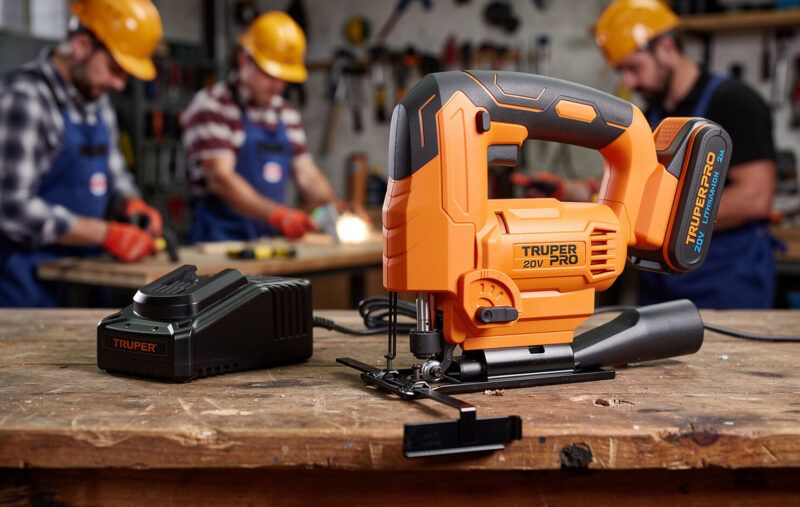 Sierra Caladora Inalámbrica Truper Pro CALI-20A 20 V con batería 2 Ah