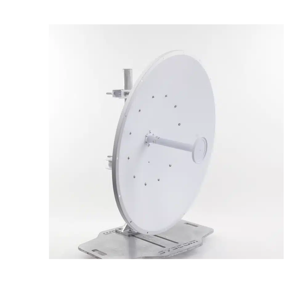 Antena parabólica 5 GHz Ubiquiti AF-5G34-S45 perfil izquierdo, plato de 1050 mm y abrazaderas de montaje