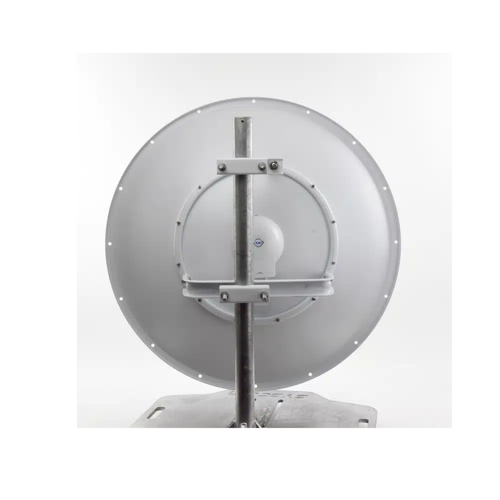 Antena parabólica 5 GHz Ubiquiti AF-5G34-S45 vista trasera con soporte de montaje a mástil galvanizado