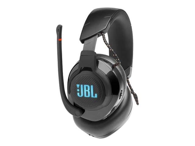 Audífonos gamer JBL Quantum 610 de perfil con micrófono abatible, logo JBL iluminado y diadema acolchada negra