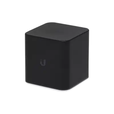 Access Point Ubiquiti airCube ACB-ISP en vista lateral de tres cuartos, diseño compacto en forma de cubo negro