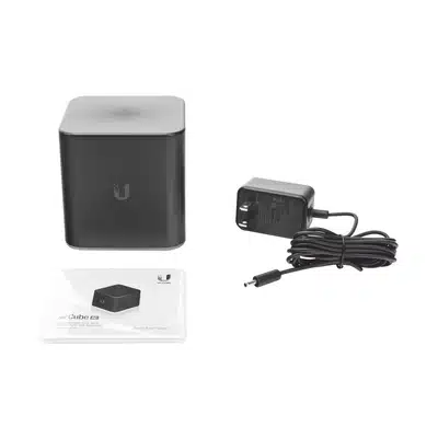 Access Point Ubiquiti airCube ACB-ISP con adaptador de corriente y guía rápida, contenido de la caja del equipo