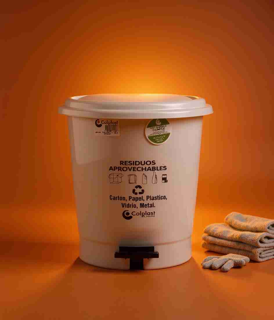 Papelera Pedal 12L Colplast Redonda Manos Libres - Imagen 3