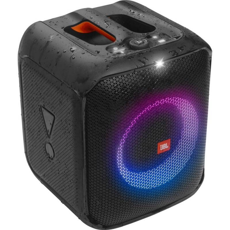 Parlante JBL original PartyBox Encore Essential en vista lateral con gotas de agua y controles superiores