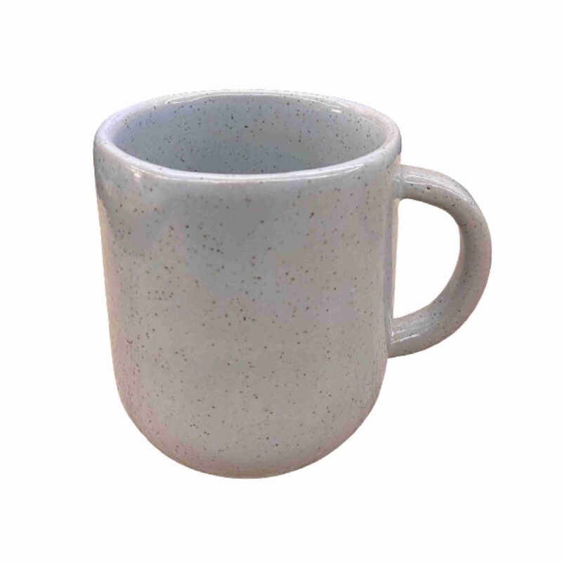 Pocillo para café azul claro con acabado moteado, borde redondeado y asa amplia, vista lateral sobre fondo blanco