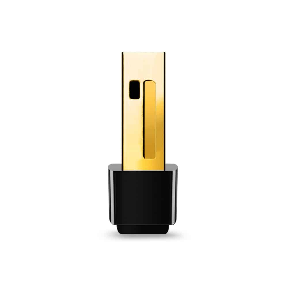 Adaptador WiFi nano USB TP-Link TL-WN725N de perfil, mostrando su diseño delgado y compacto de conector dorado