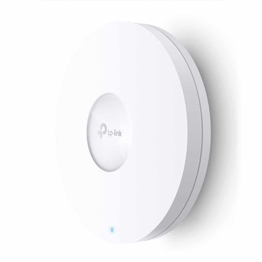 Access point TP Link EAP660 HD vista lateral montado en pared, perfil delgado blanco con indicador LED azul