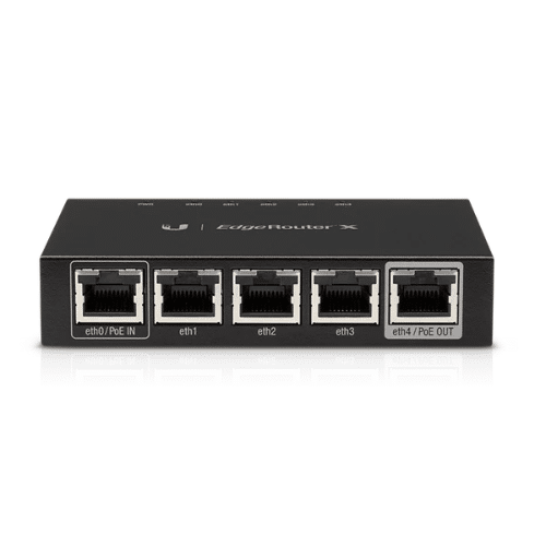 Router Ubiquiti EdgeRouter X negro visto de frente con 5 puertos Gigabit Ethernet, eth0 PoE IN y eth4 PoE OUT