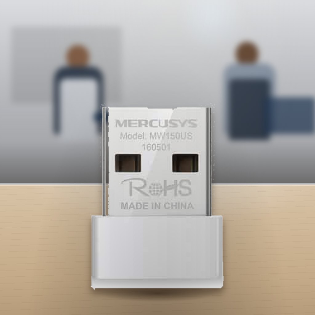 Adaptador WiFi Mercusys MW150US Nano USB de 150 Mbps en una oficina