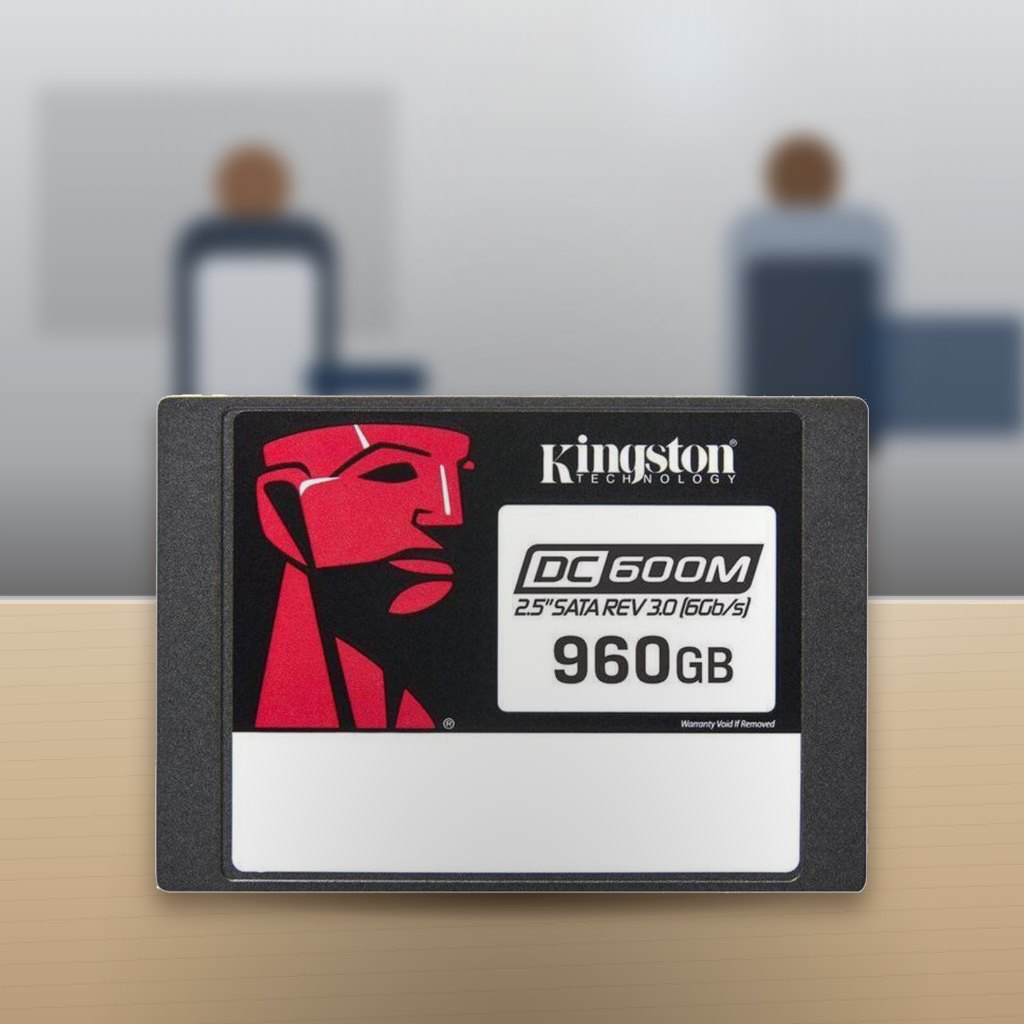 Disco SSD Kingston DC600M 960 GB SATA para Servidor en una oficina
