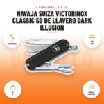 Navaja Suiza Victorinox Classic SD de Llavero Dark Illusion: imagen promocional con 7 funciones, 5,8 cm, 21 g, anilla llavero